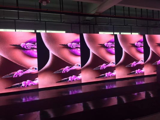 IP31 Rated Control Network Indoor Fixed LED Display P2.6 LED Screen para publicidade no shopping