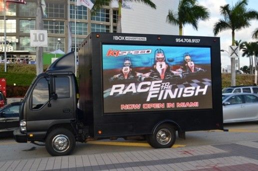 Método de condução 2S Outdoor Mobile Advertising Truck High Definition Outdoor LED Billboard