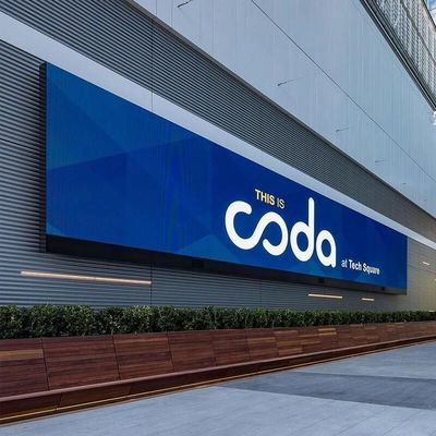 Painel de exibição LED exterior de cores completas Display LED de fábrica com espelhamento sem costura 3D a olho nu