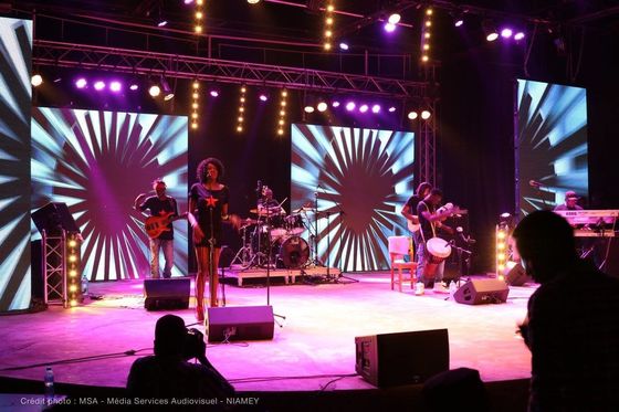 GOB P1.5 P1.9 Eventos de aluguel de interiores fundo tela LED decoração de palco de casamento LED vídeo parede