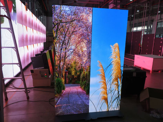 GOB P1.5 P1.8 P2 Screen de cartaz LED interior para banners Portable Led Video Wall com rodas para loja de feiras