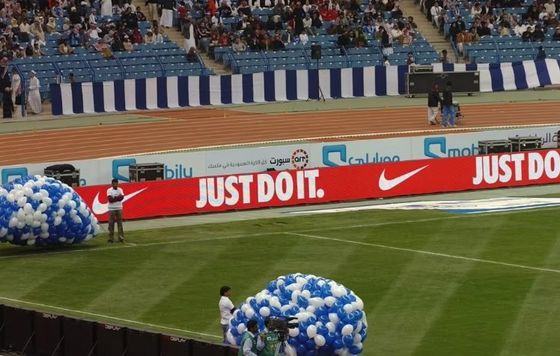 Ecrã de visualização de LED externo à prova d'água P6 P8 P10 Giant Stadium Panel