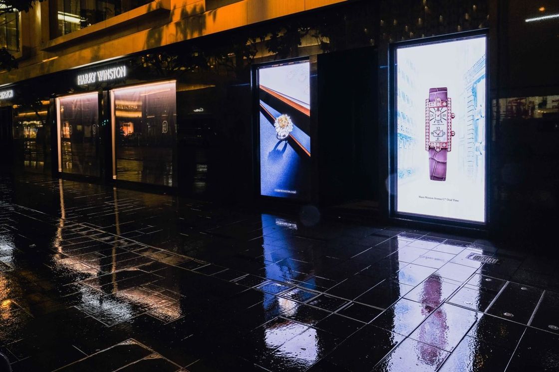 GA Série P4 Poster LED Display W1366*H1920mm Módulo Tamanho 320*160mm IP65 Instalação ao ar livre 8000 nits