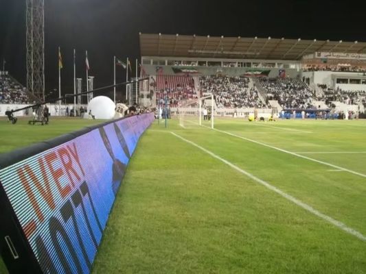 Ecrã LED à prova d'água P10mm de alta definição em torno de campos de futebol e locais desportivos